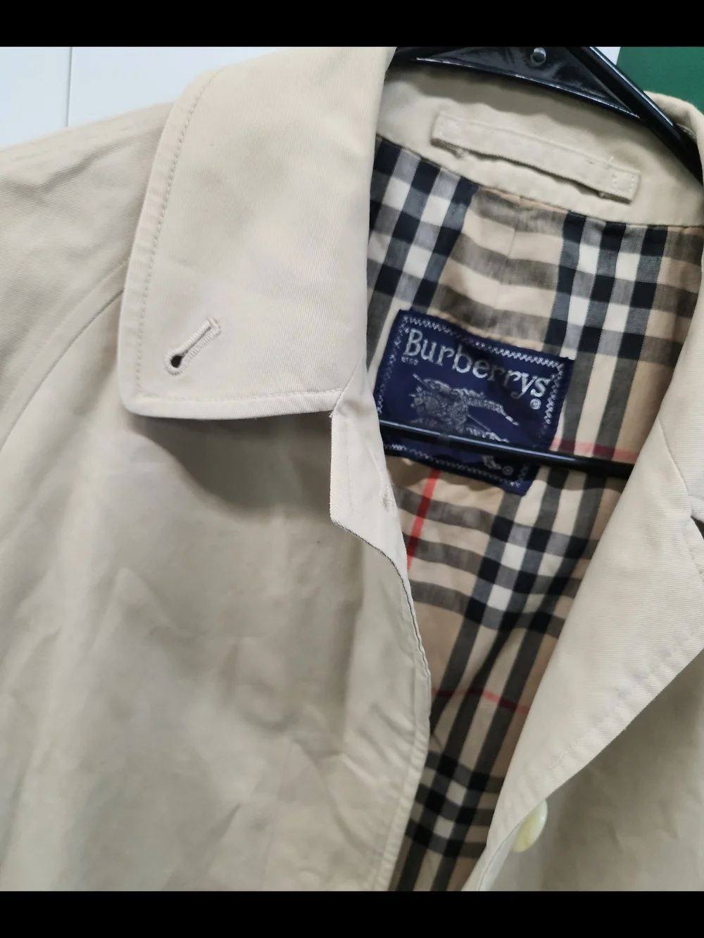 Burberry Tan Trench Coat with Iconic Check Lining - Picture 1 of 15